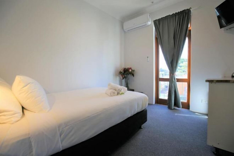 Bedroom 25