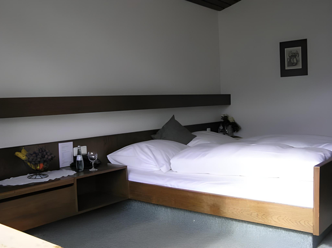 Bedroom 16