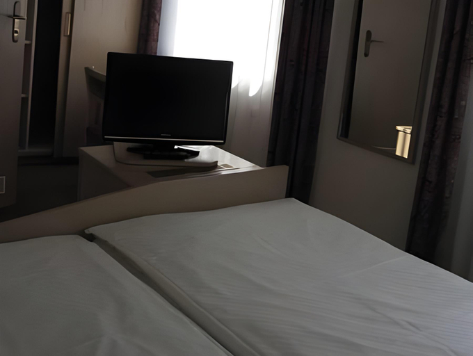 Bedroom 9