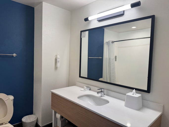 Bathroom 4, Spark by Hilton Bluffton Hilton Head Island, Beaufort