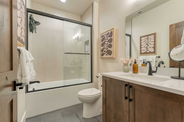 Bathroom 4, Grand Fir by Avantstay Hot Tub and Firepit, Deschutes