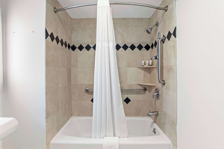 Bathroom 13