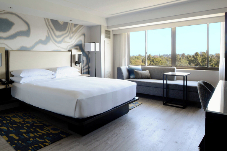 Bedroom 3, Long Beach Marriott, Los Angeles