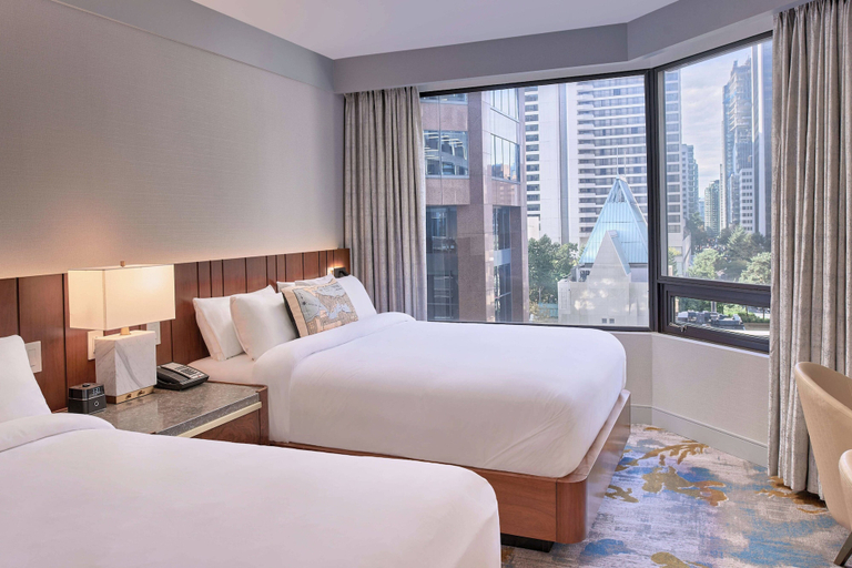 Bedroom 4, Metropolitan Hotel Vancouver by Marriott, Greater Vancouver