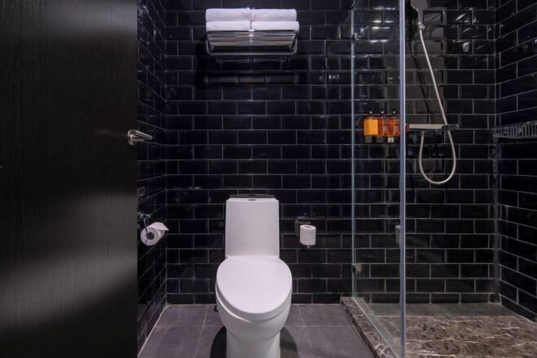 Bathroom 4, Orange Hotel (Chengdu Global Center), Chengdu
