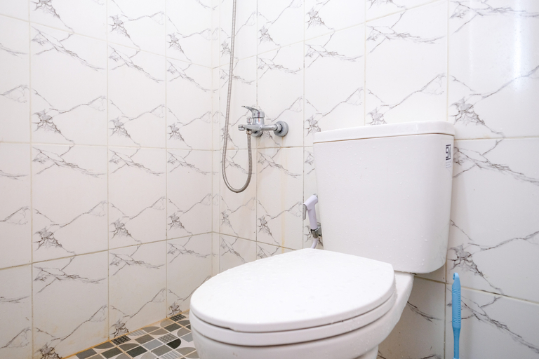 Bathroom 5, RedDoorz @ Timuran Prawirotaman, Yogyakarta