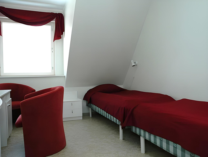 Bedroom 16