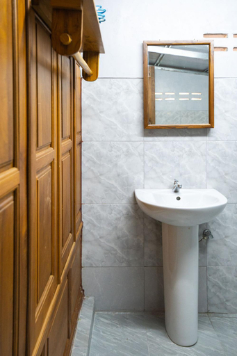 Bathroom 9