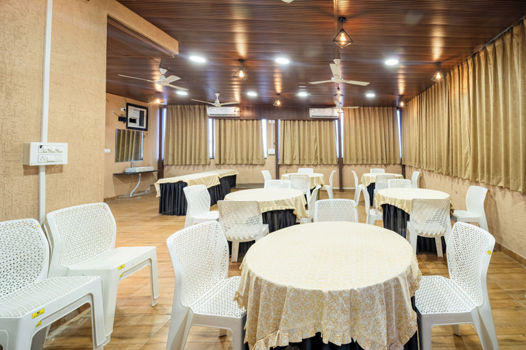 Food & Drinks 4, Treebo Lotus Blue, Bhopal
