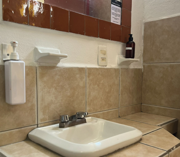 Bathroom 3, Suites TG, San Luis Potosí