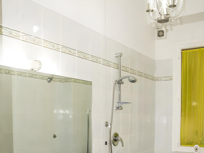 Bathroom 12