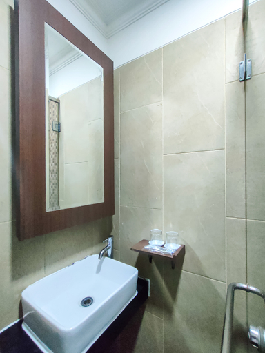 Bathroom 15