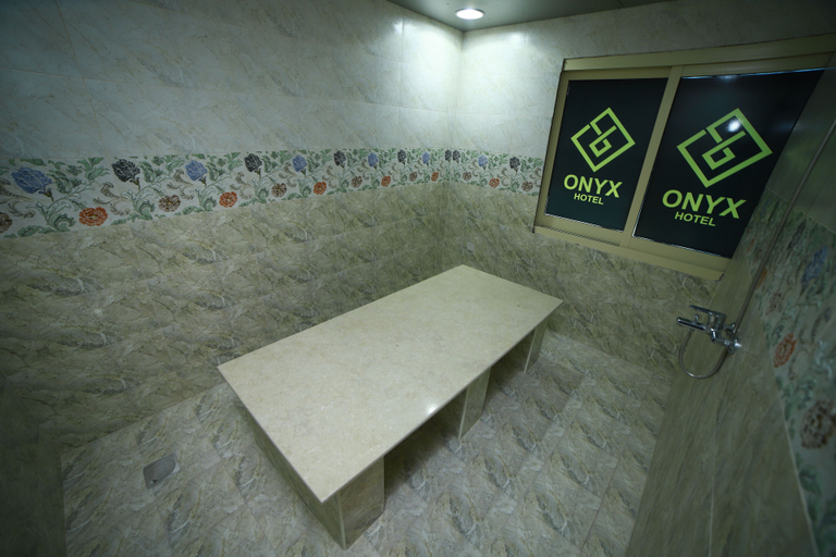 Bathroom 5, ONYX HOTEL APARTMENTS, Ajman