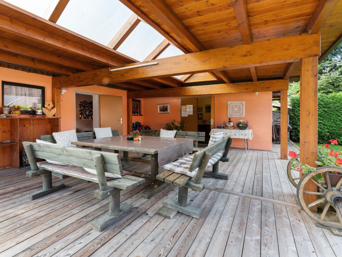 Bungalow in Gloednitz in Carinthia with pool, Sankt Veit an der Glan