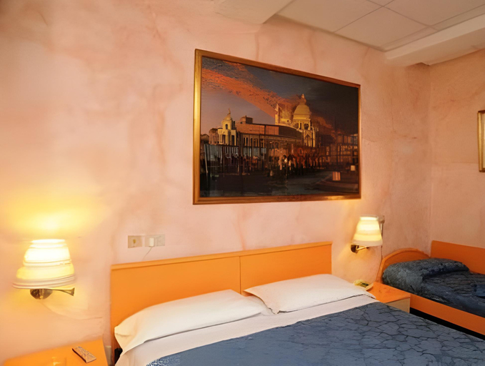 Bedroom 16
