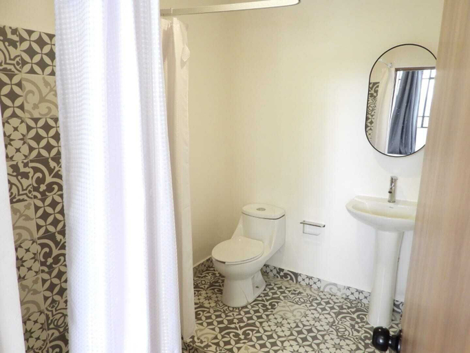 Bathroom 4, Singular Antara Polanco, Mexico City