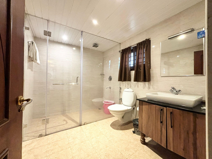 Bathroom 7