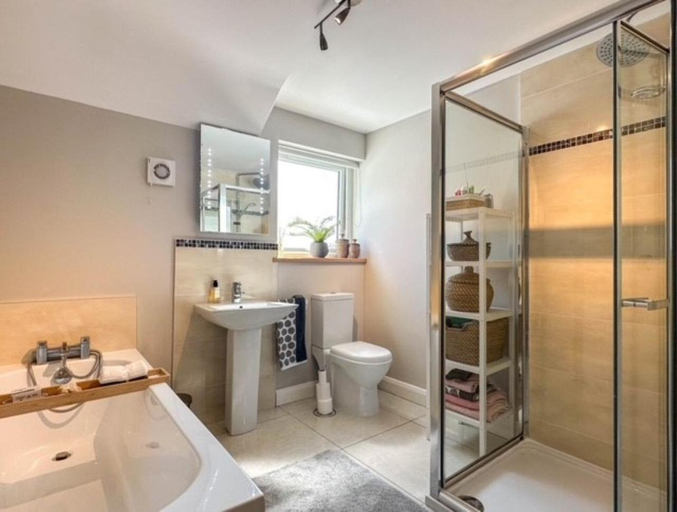 Bathroom 2, Island View, Causeway Coast and Glens