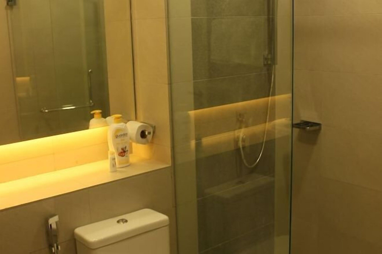 Bathroom 13