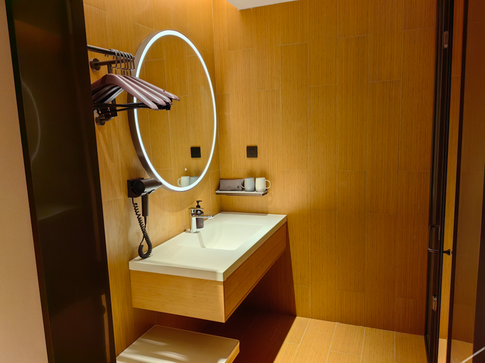 Bathroom 3, JI Hotel Chengdu Xinjin Industrial Park, Chengdu