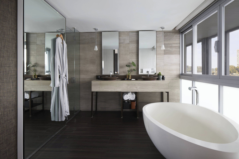 Bathroom 16