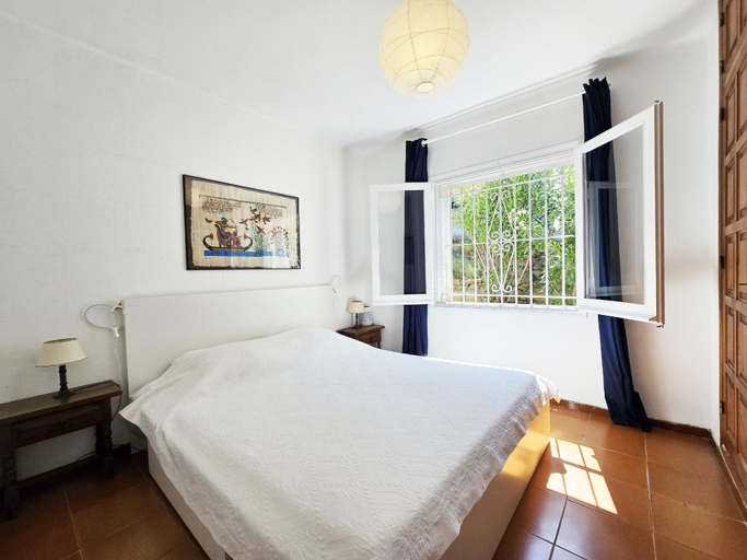 Bedroom 2, Mónaco in L'Escala with 5 bedrooms and 2 bathrooms, Girona