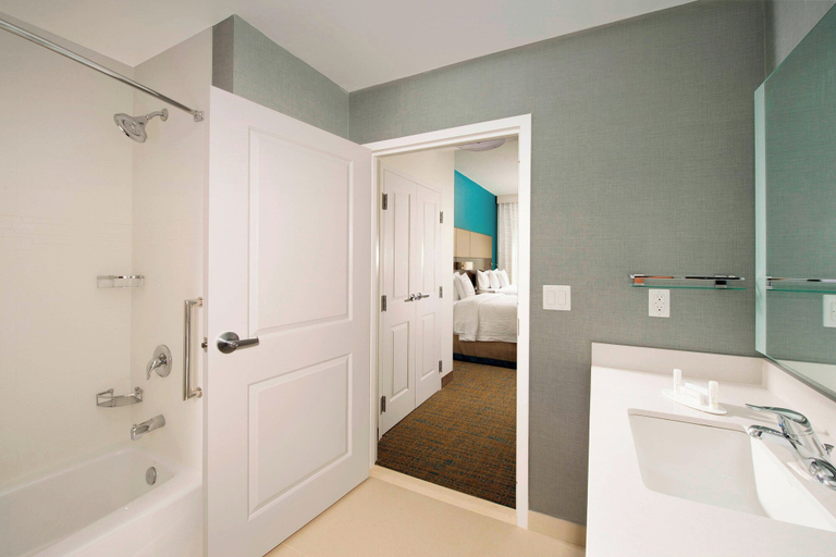 Bathroom 4, Residence Inn Miami Airport West/Doral, Miami-Dade