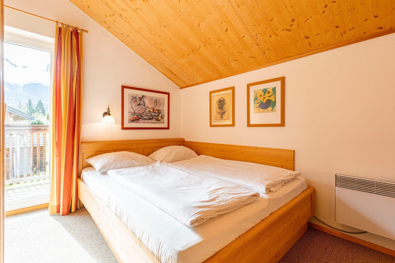 Room 3, Chalet in Annaberg-Lungotz with shared sauna, Hallein