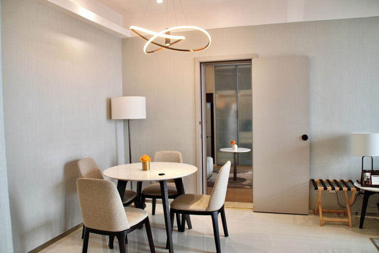 Dining Room 8