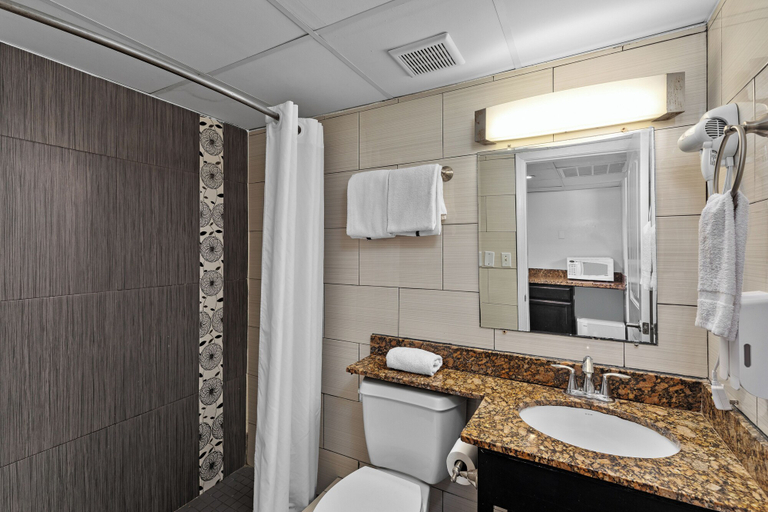 Bathroom 3, WindWater Hotel and Marina, Cameron