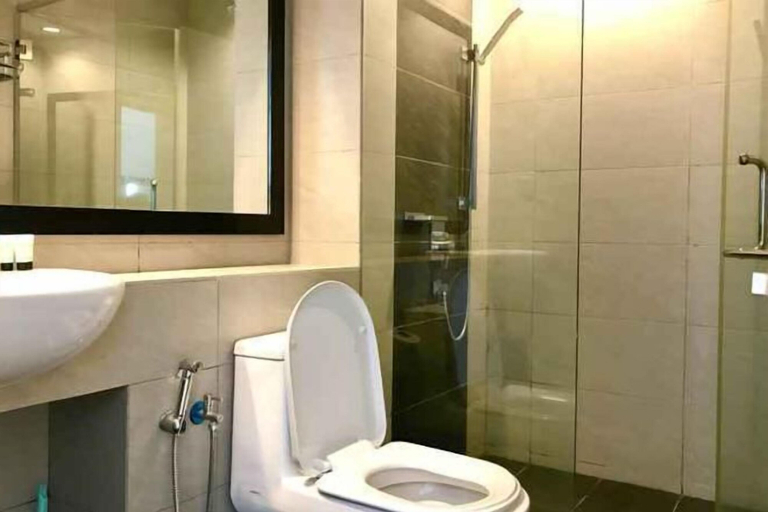 Bathroom 12