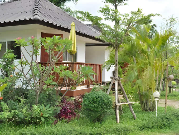 Exterior 7