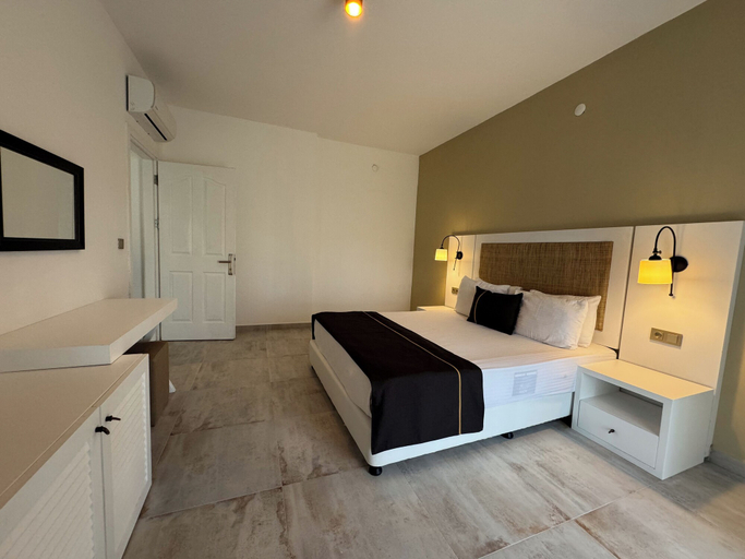 Bedroom 3, Ayvalık Sea Resort, Ayvalık