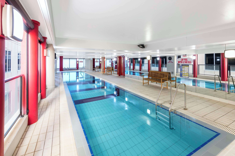 Sport & Beauty 2, Oaks Adelaide Horizons Suites, Adelaide
