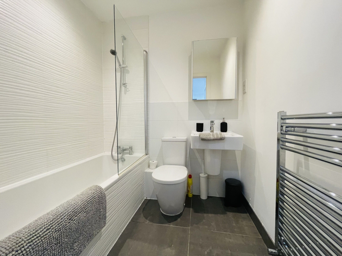 Bathroom 3, Southernhay Court Apartments, Devon