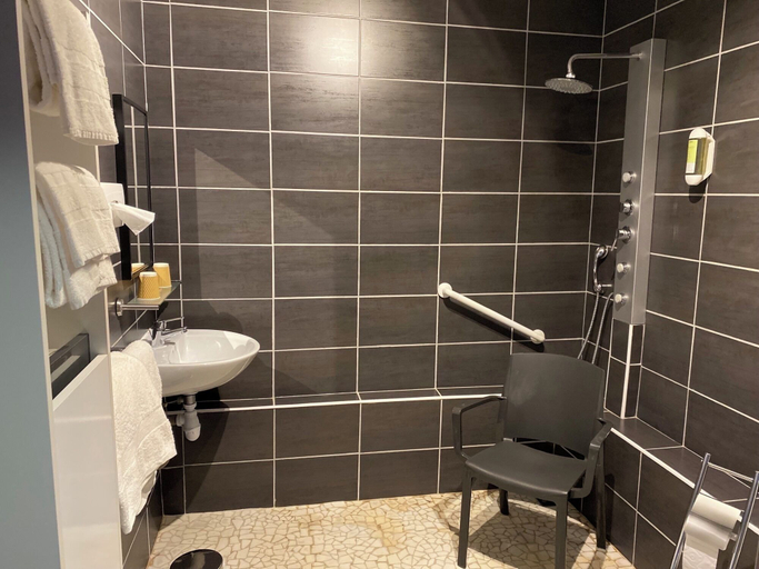 Bathroom 3, HÔTEL LE RÉGINA, Pas-de-Calais