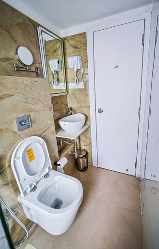 Bathroom 5, Indie Stays Studios, Mumbai Suburban