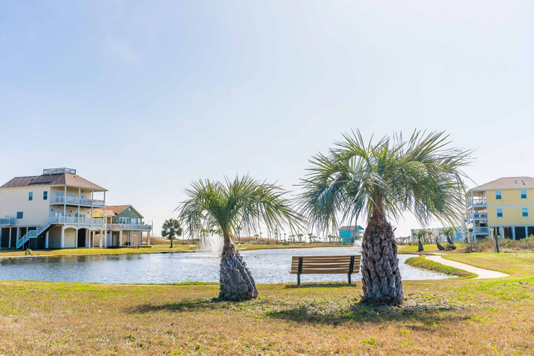 Room 2, Stunning Views Beach Club 2 Pools and Amenities, Galveston