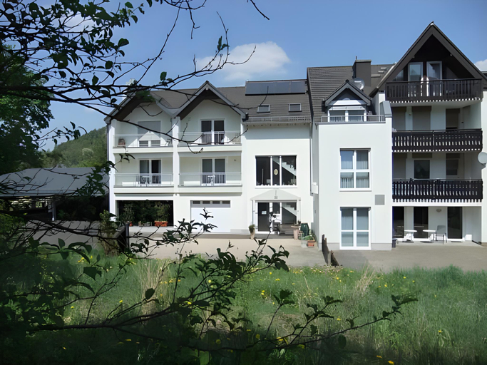 Exterior & Views 1, Hotel garni Am Brunnenplatz, Vulkaneifel