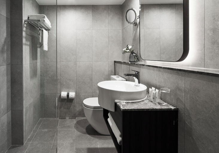 Bathroom 15