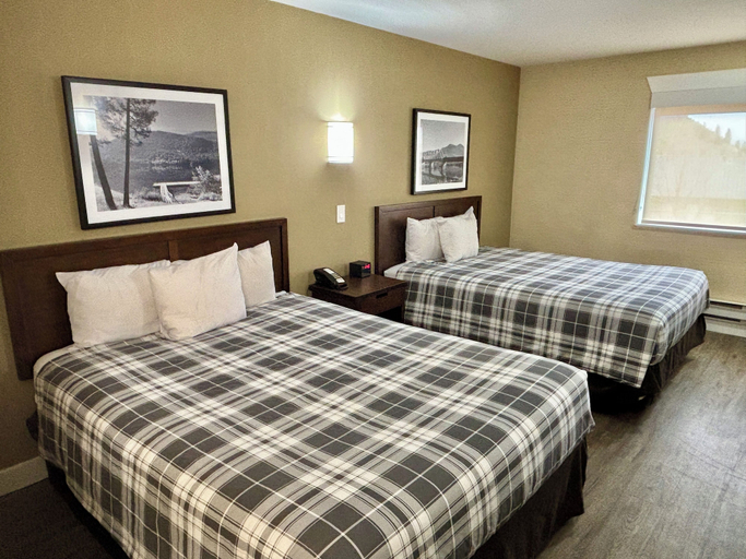 Bedroom 4, Rodeway Inn & Suites, Thompson-Nicola