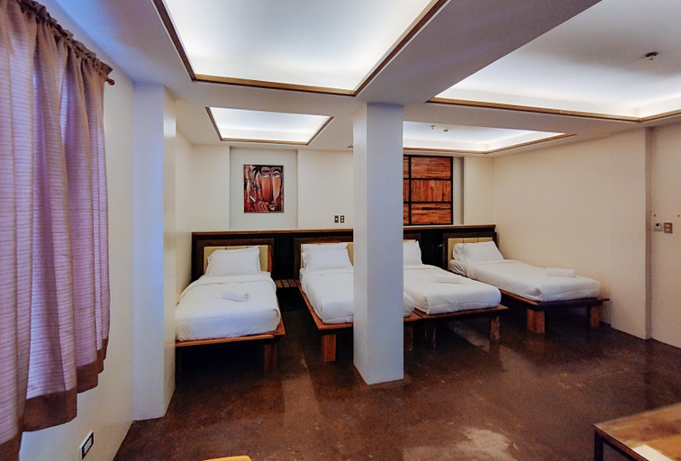 Bedroom 2, Estancia Roadside Inn by RedDoorz, Estancia