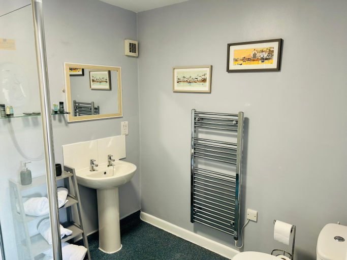 Bathroom, The Angel Inn – Pub, Dine & Stay Misson, Nottinghamshire