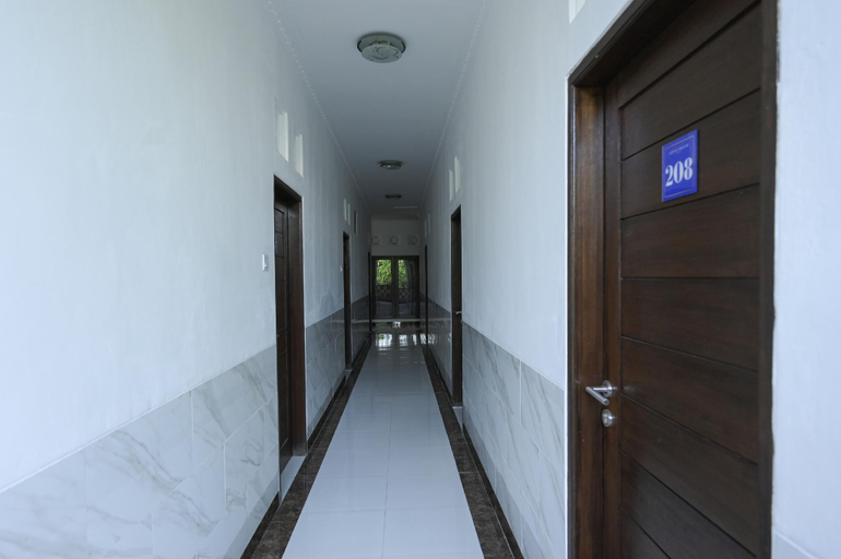 Public Area, RedDoorz @ Lotus House Seminyak, Badung
