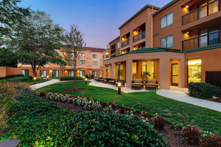 Exterior & Views, Courtyard by Marriott Richmond Airport, Henrico