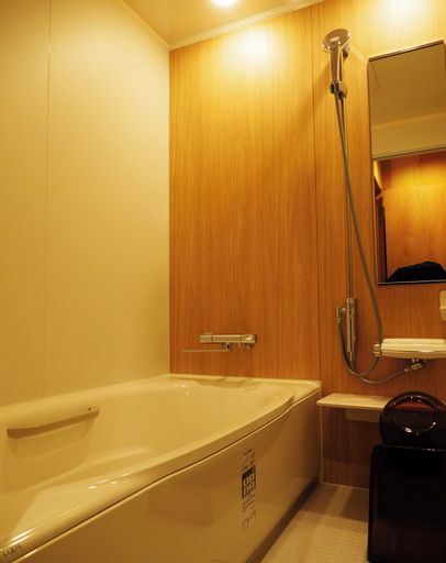 Bathroom 4, Yoichi LOOP, Yoichi