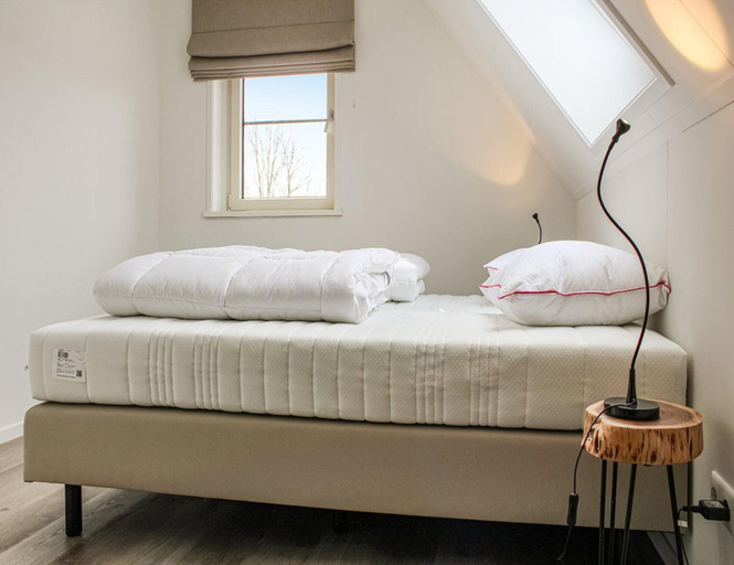 Bedroom 5, Villa With Garden, in a Holiday Park, Skarsterlân