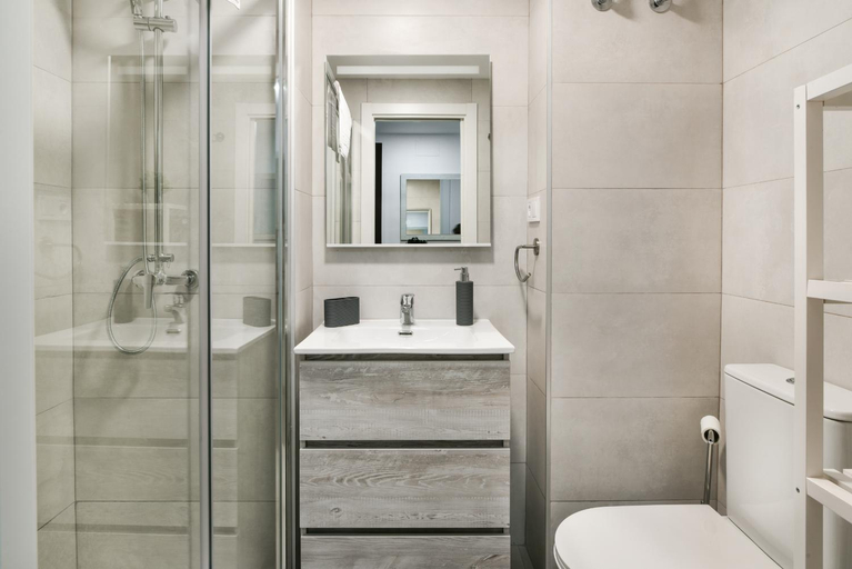 Bathroom 5, La Nogalera, Málaga