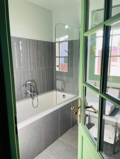 Bathroom 6
