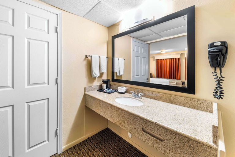 Bathroom 4, Best Western Markita Inn, Bryan